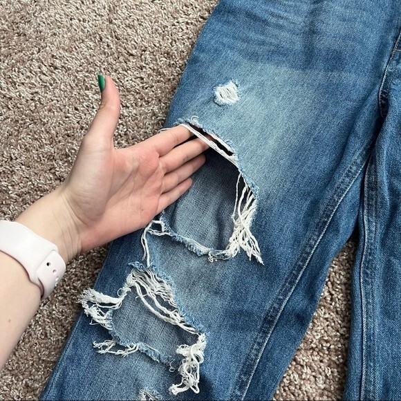 Forever 21 Destroyed Mom Jeans - Picture 2 of 7